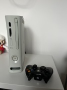 Xbox 360 250 GB RGH 3 + PAD