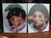 Obraz owalny PORTRET DZIECKA z POCAŁUNKIEM 20x25 cm 2 sztuki w cenie