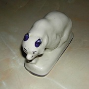 Figurka niedźwiedzia, prawdopodobnie Delf.