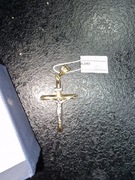 Złoty krzyżyk z Jezusem