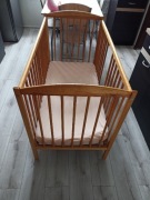 Łóżeczko dziecięce z materacem