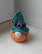 Gnom dynia na szydełku, brelok, maskotka ręcznie robiony,  Halloween 