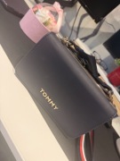 Granatowa torebka Tommy Hilfiger