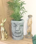 Doniczka osłonka twarz z betonu rękodzieło 