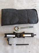 Dacia Spring zestaw naprawczy podnośnik wkrętka ucho klucz