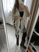 Poncho białe ecru z fredzlami szal sweter tk maxx 