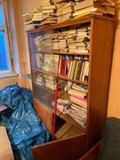 Biblioteczka/ki drewniane z szklanymi frontami l. 