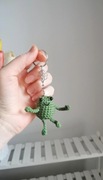 Żabka na szydełku, brelok, zawieszka handmade