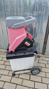 Rozdrabniacz do gałęzi Powertec Garden 2500 W z koszem