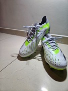 Profesjonalne korki piłkarskie Adidas Predator Accuracy.1 40 2/3