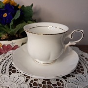 Cambridge Garden Collection bone china filiżanka i spodek