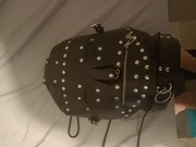 Ciężka skórzana maska 