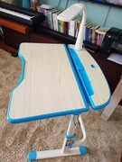 DZIECIĘCE  BIURKO  Z LAMPKĄ KRZESEŁKO GRATIS