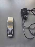 Telefon Nokia 6310i czarno-złoty