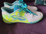 Nowe buty halowe do piłki nożnej