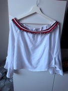 Biała hiszpanka bluzka z falbanami FB sister rozmiar M odkryte ramiona 