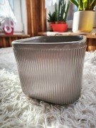 Ceramiczna osłonka na doniczkę szary kwadrat 15,5x13,5cm