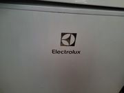 3-letnia lodówka Electrolux 120cm 55cm