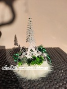 Stroik zimowy z białą choinką, reniferem,Stroik świąteczny z futerkiem