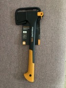 Siekiera Fiskars X10