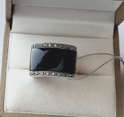 Pierscionek Srebrny z Onyksem i Markazytami