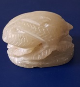 ALABASTROWY SKARABEUSZ figurka z EGIPTU