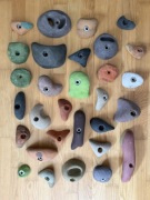 30 kolorowych chwytów wspinaczkowych