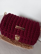 Bordowa torebka handmade na łańcuszku – mini elegancka, prezentowa