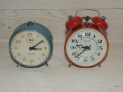 BUDZIKI NAKRĘCANE - 2 SZTUKI !!!