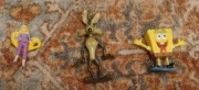 Figurki bohaterów kreskówek Barbie, Kojot, Spongebob 3 sztuki