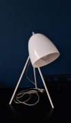 Lampa stołowa lampka nocna biała z żarówką na 3 nóżkach