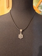 Naszyjnik z zawieszką śnieżynka 