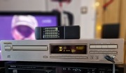 Odtwarzacz płyt CD Onkyo DC 7211 z pilotem