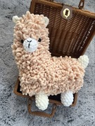 Alpaka lama przytulanka handmade na szydełku