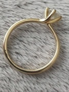 Złoty pierścionek zaręczynowy pr. 585 z brylantem 0,61 ct + certyfikat