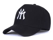 Czapka Premium Black & White – Klasyka, która nigdy nie wychodzi z mody! 