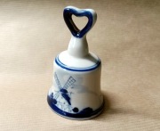 Fajansowy dzwoneczek wytwórni Royal Delft