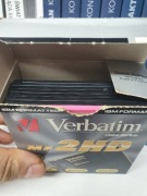 8 dyskietek FDD Verbatim MF 2HD różne pudełko 