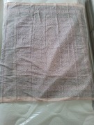 Przydymiony róż chusta apaszka bandamka wzór kwiaty