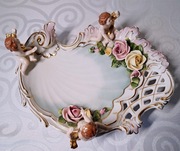 Patera porcelanowa z puttami i kwiatami – Kämmer Volkstedt, Niemcy