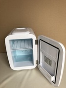 Lodówka Stylpro chłodziarka mini do przechowywania kosmetyków leków