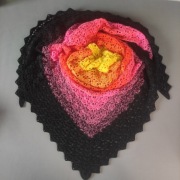 Chusta wykonana szydełkiem 024 dla fanek Eurowizji Liverpool kolory  Studia