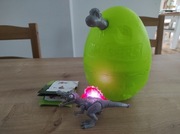 Spinozaurus zmieniający kolor dinozaur i jajo dinozaura
