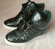 Snikersy koturny Högl