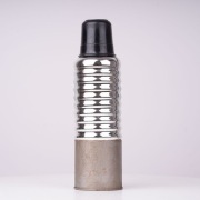 Stary termos PRL w dobrym stanie, nietypowy design