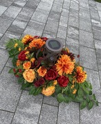 Kompozycja nagrobna z lampionem solarnym