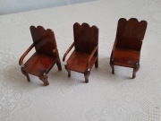 Miniaturi - Trzy drewniane krzesla do naprawy - Dollhouse