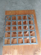 Półka lub stojak na butelki 