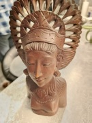 Figurka popiersie.