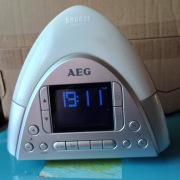 Radio budzik AEG SRC 4113-używany, sprawny. Duży wyświetlacz, lampka nocna.